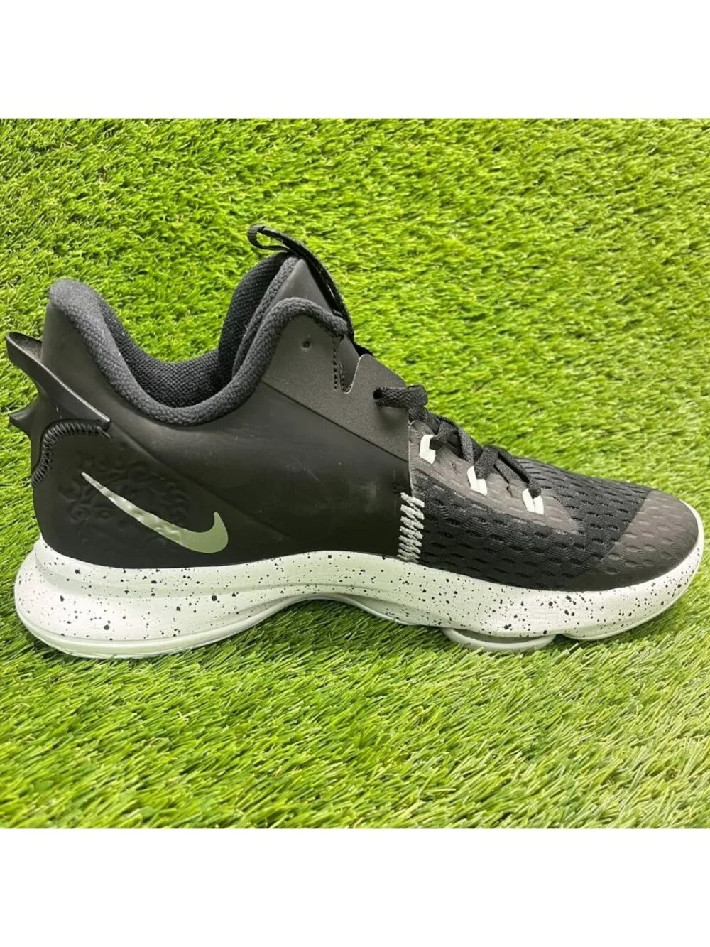 Nike please review